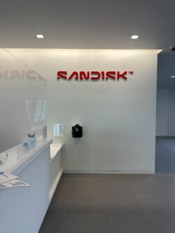 SanDisk's rebrand with entryway branding with new logo